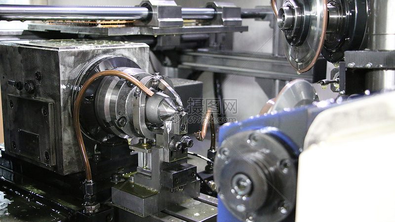 普通车床与铣床：工作原理与区别解析
